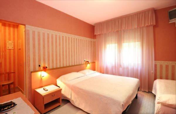 Hotel Manuela Cinquale Phòng bức ảnh