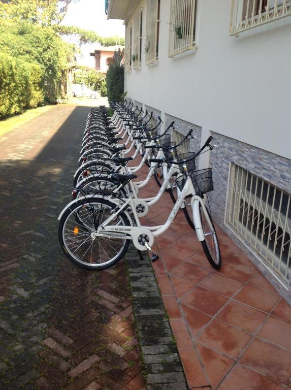 Hotel Manuela Cinquale Ngoại thất bức ảnh