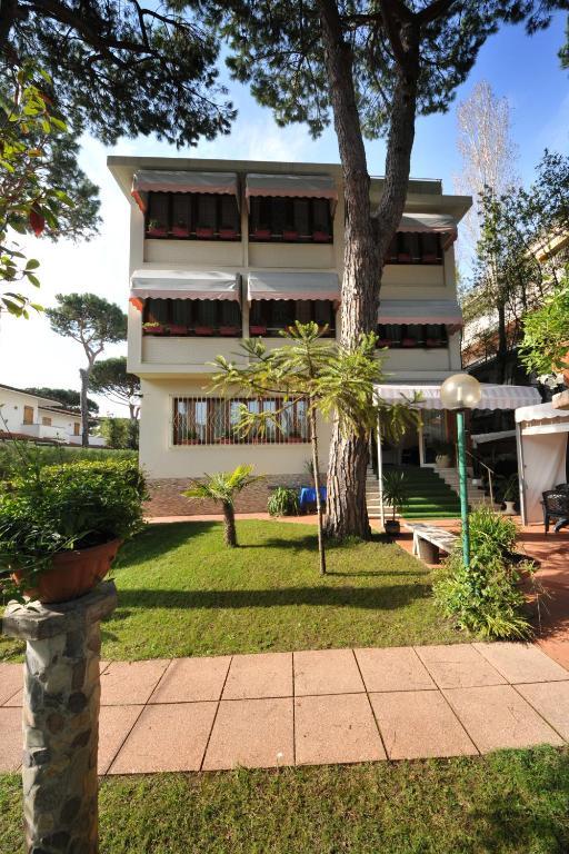 Hotel Manuela Cinquale Ngoại thất bức ảnh